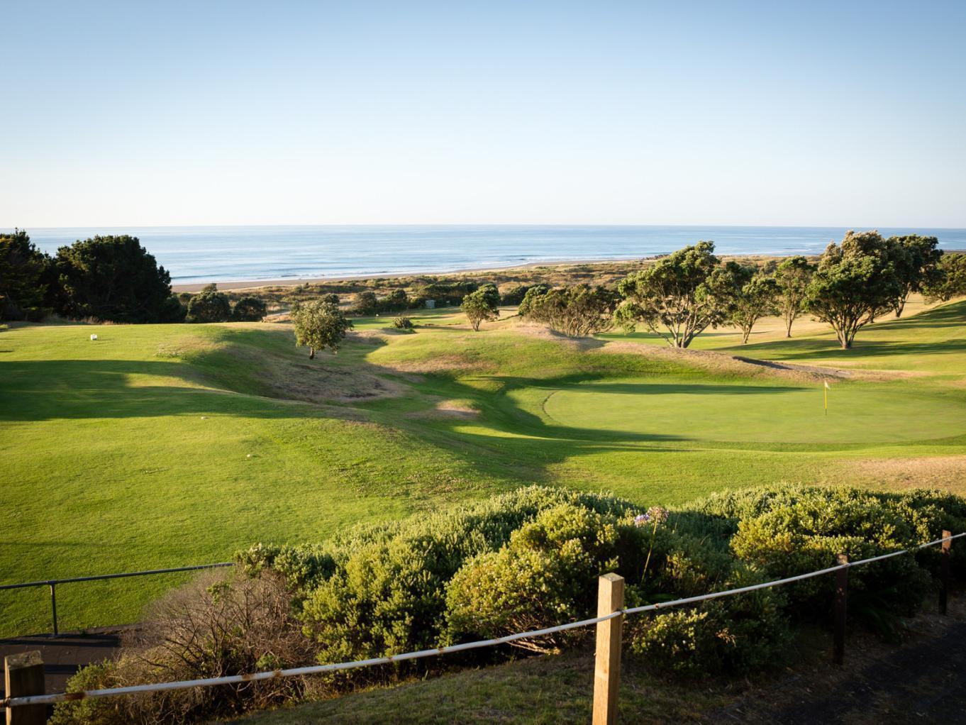 Fitzroy Beach Holiday Park Ню Плимут Екстериор снимка