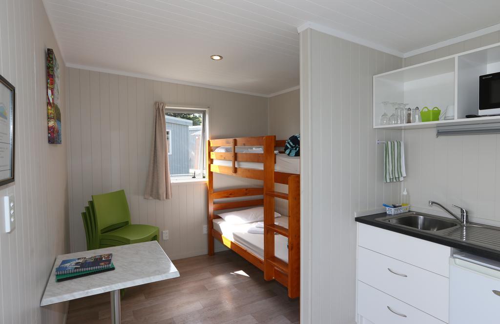 Fitzroy Beach Holiday Park Ню Плимут Екстериор снимка