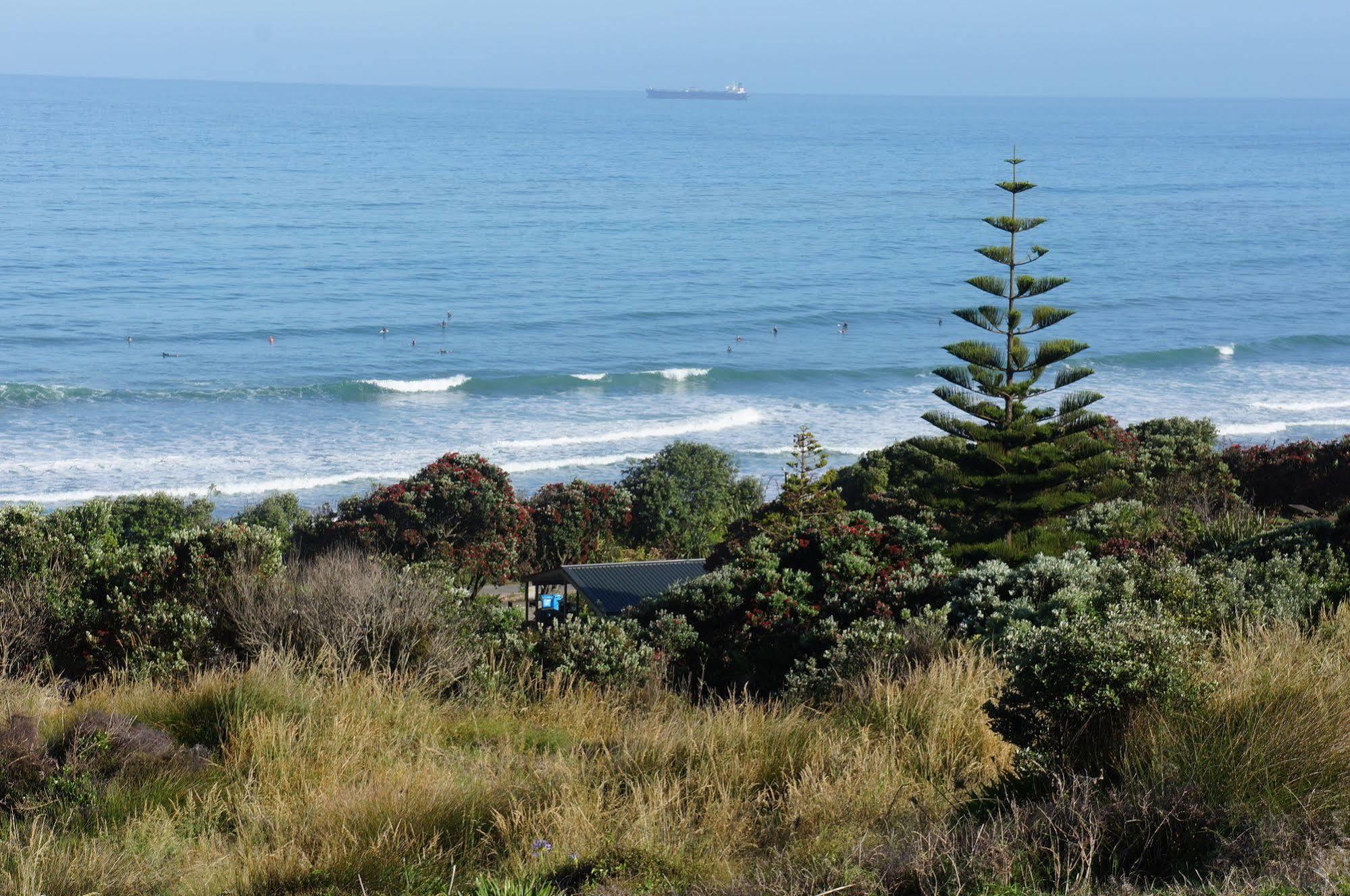 Fitzroy Beach Holiday Park Ню Плимут Екстериор снимка