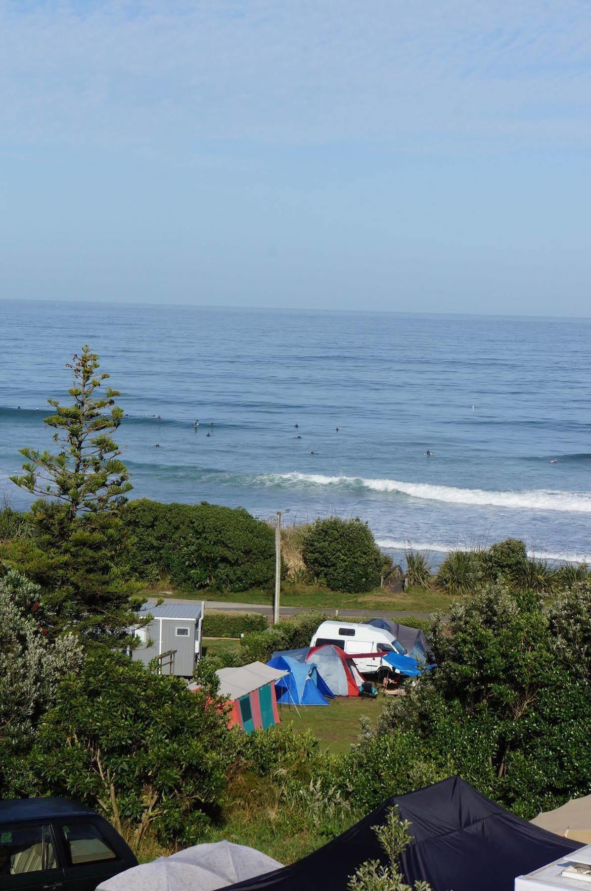 Fitzroy Beach Holiday Park Ню Плимут Екстериор снимка