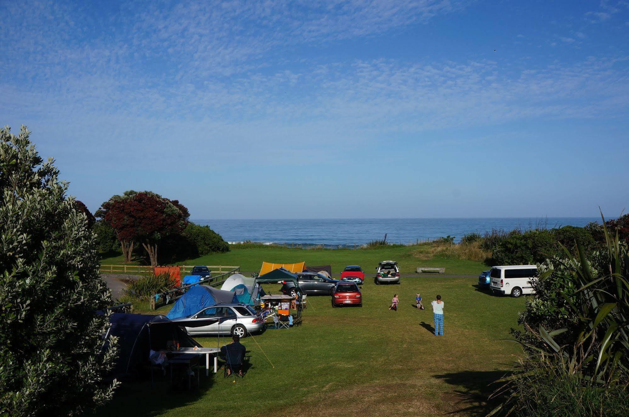 Fitzroy Beach Holiday Park Ню Плимут Екстериор снимка