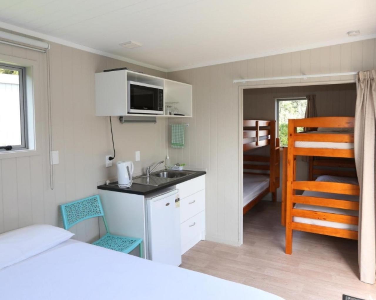 Fitzroy Beach Holiday Park Ню Плимут Екстериор снимка
